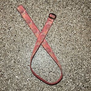 Bison Designs Canvas Cloth Pink Chrysanthemum Burst Matte Gold Buckle Belt med